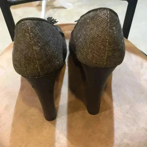 Christian Siriano for Payless Brown & Cream Cloth Peep Toe 5 Inch Heels- Size 7 - Picture 7 of 9